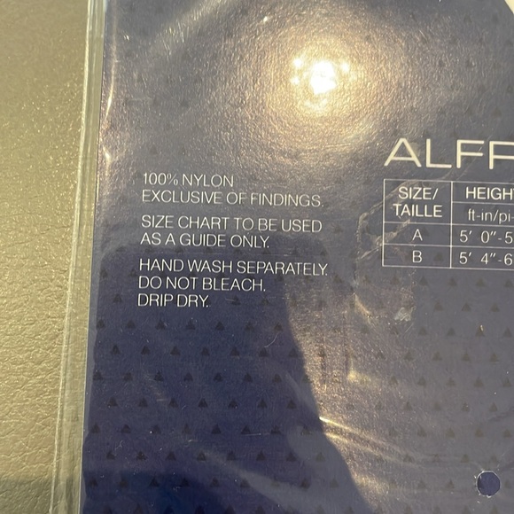 Alfred Sung nylons🏯 - Picture 4 of 4